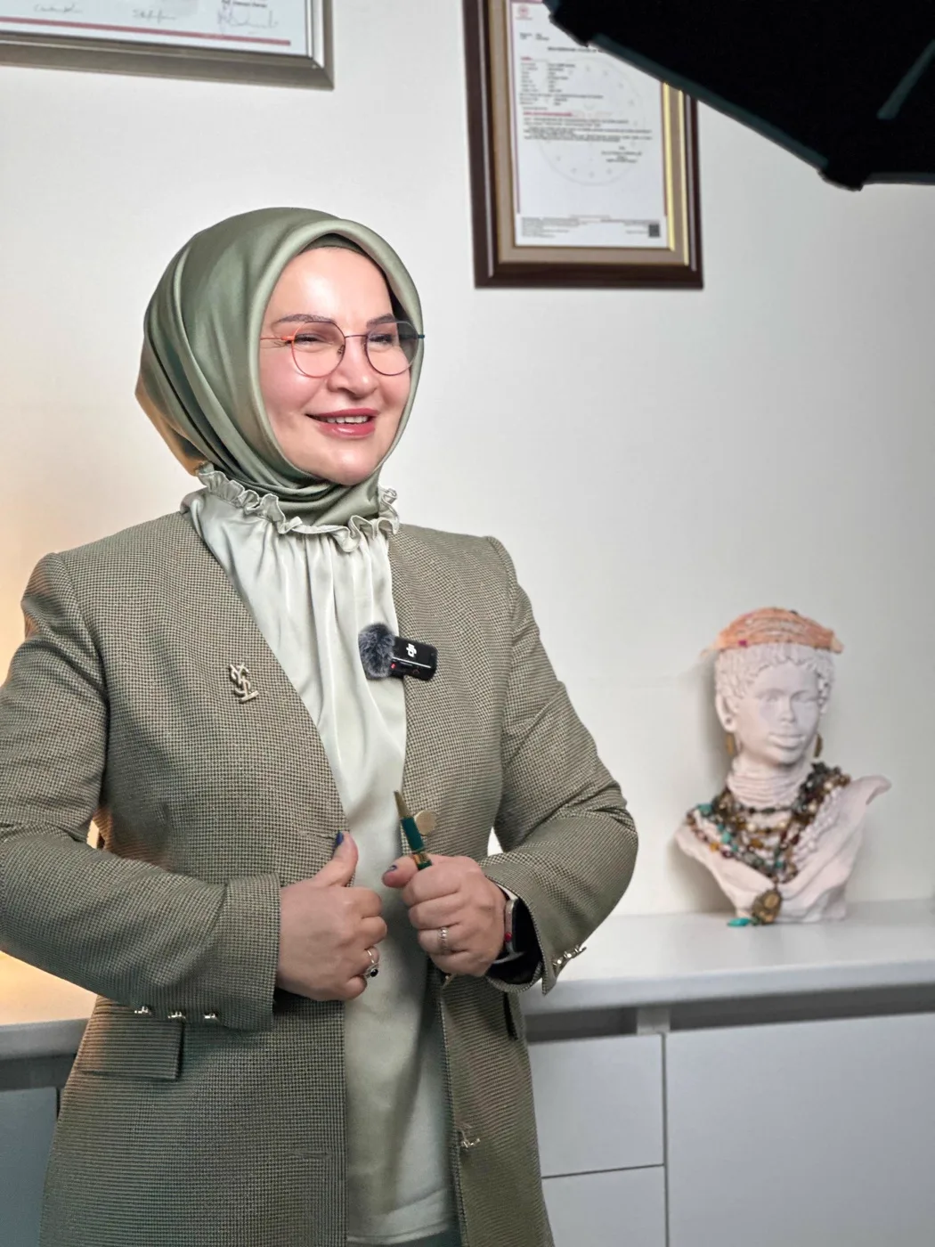 الدكتورة جنان دمير في عيادتها بتشانكايا، أنقرة